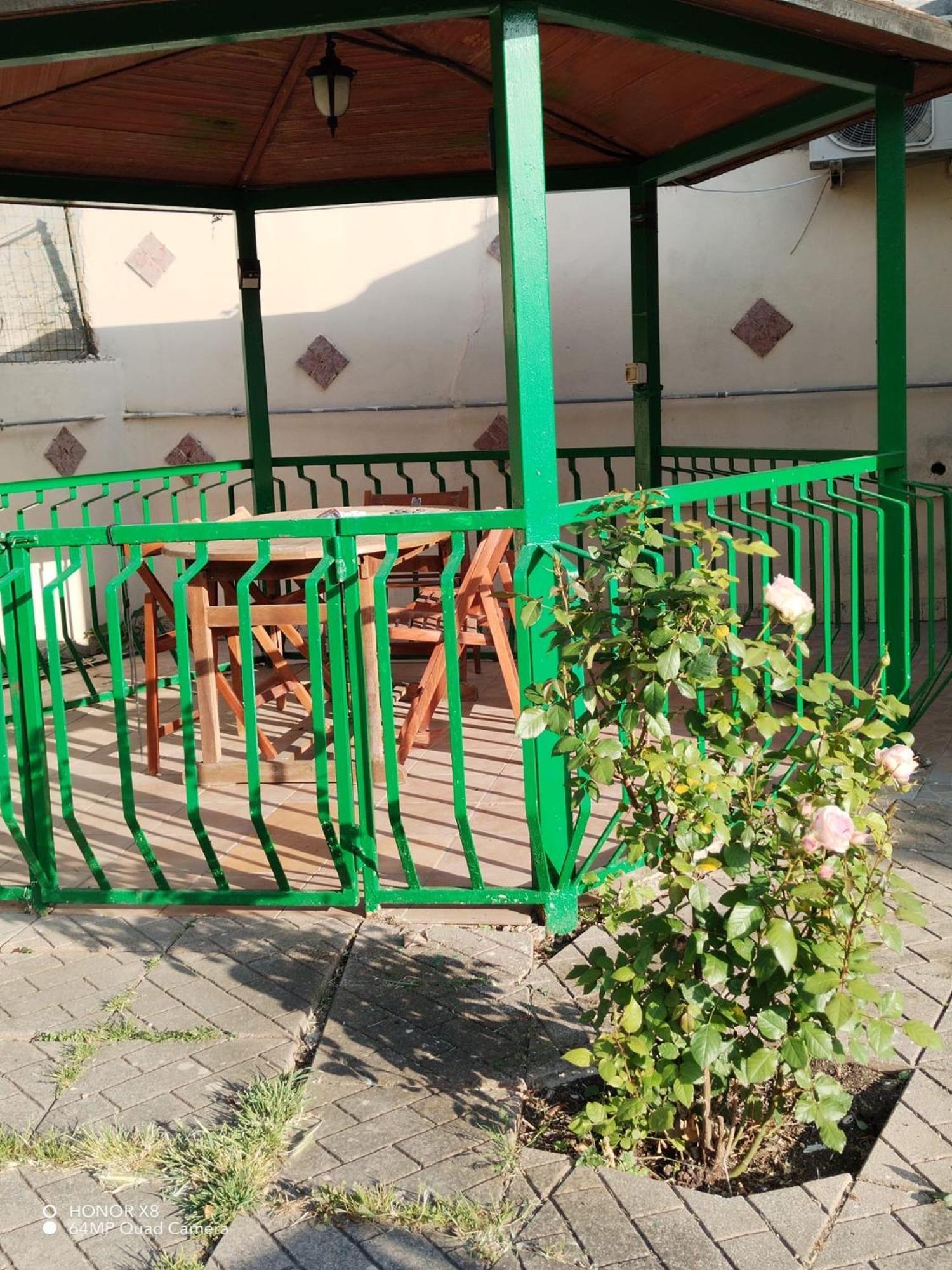 B&B Civitavecchia La Casetta Con Giardino Exterior foto